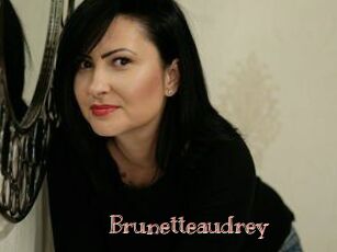 Brunetteaudrey