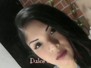 Dulce_Simmons