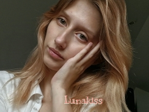 Lunakiss