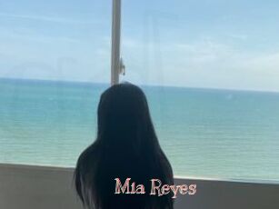 Mia_Reyes